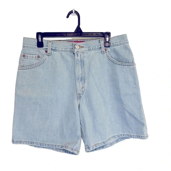 Vintage Women’s Levi’s Classic Fit Jean Shorts Size 14 High Rise Summer Casual - Picture 1 of 4
